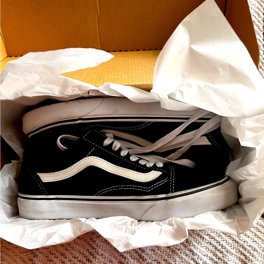 Vans - Picture 6 of 6